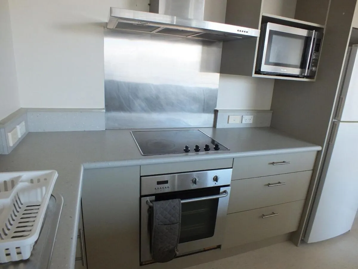 Hidden Hideaway With Harbour View - Prime Location Apartment Wellington
