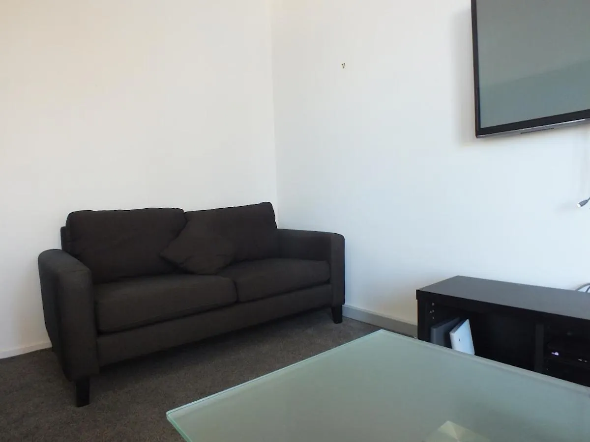 Hidden Hideaway With Harbour View - Prime Location Apartment Wellington
